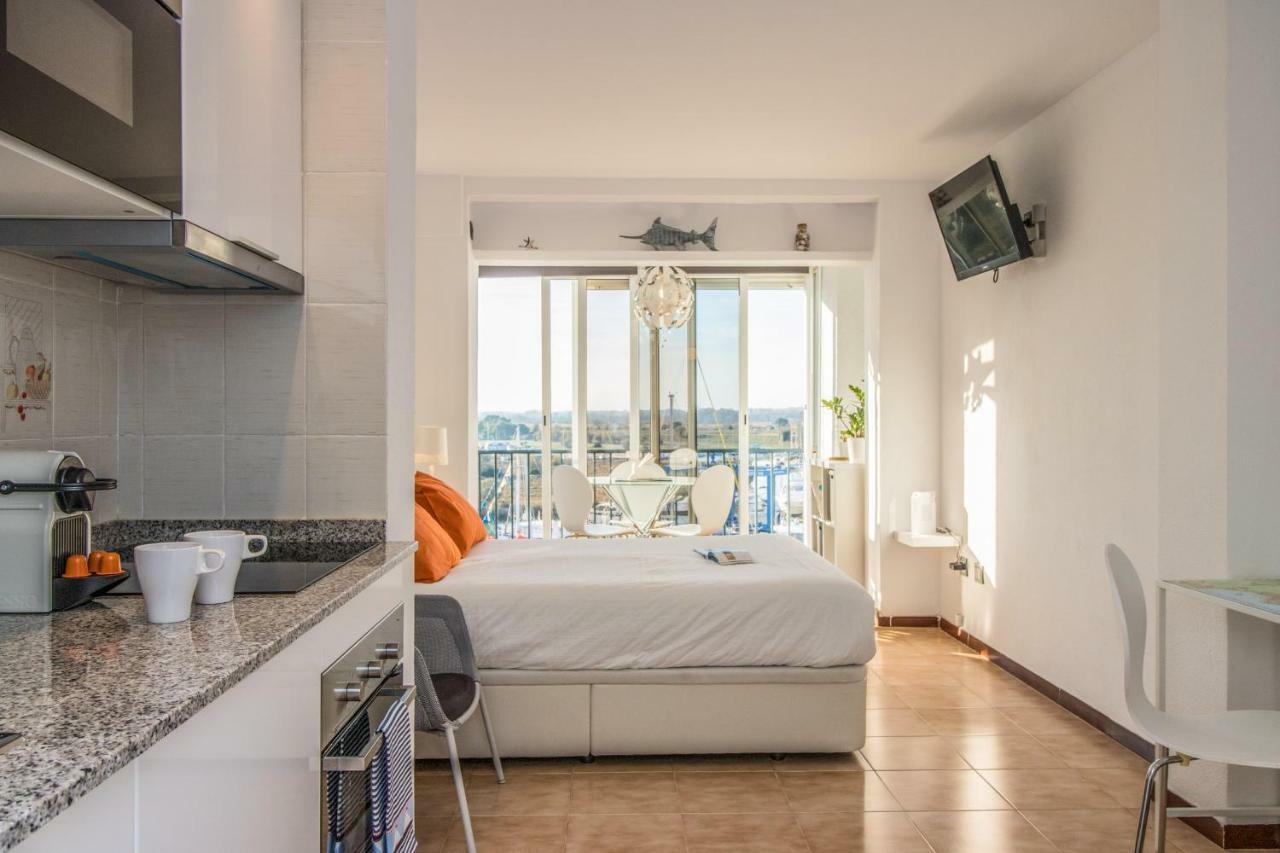 Holidays Penthouse Vues Panoramiques Sur Le Port Naval,Un Sejour Elegant Assure " Wifi Parquing Gratuit Roses Exterior foto